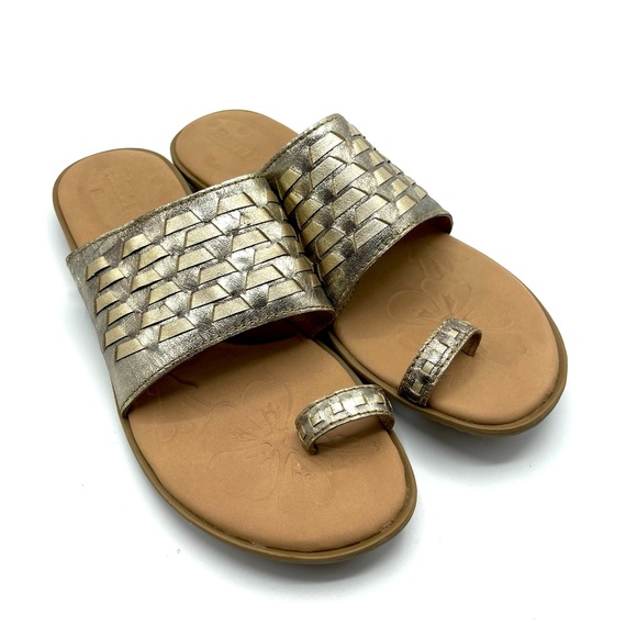 Born Metallic Toe Loop Sandals - Picture 3 of 10